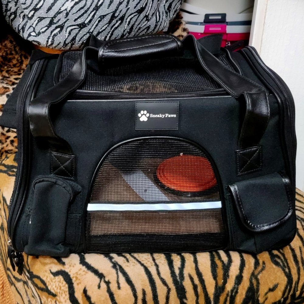 Pet Carrier Dog or Cat Black w/Extras 18"L x 11"W x 12"H   Bran New!